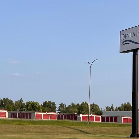 Devils Lake Inn By Oyo Near Devils Lake Regional Airport Esterno foto