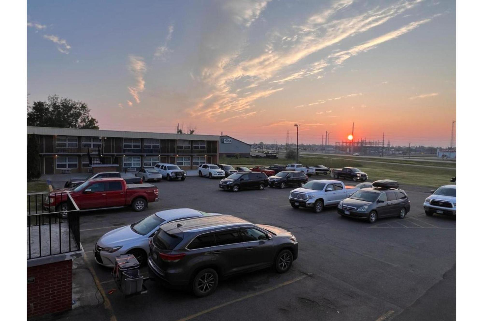 Devils Lake Inn By Oyo Near Devils Lake Regional Airport Esterno foto