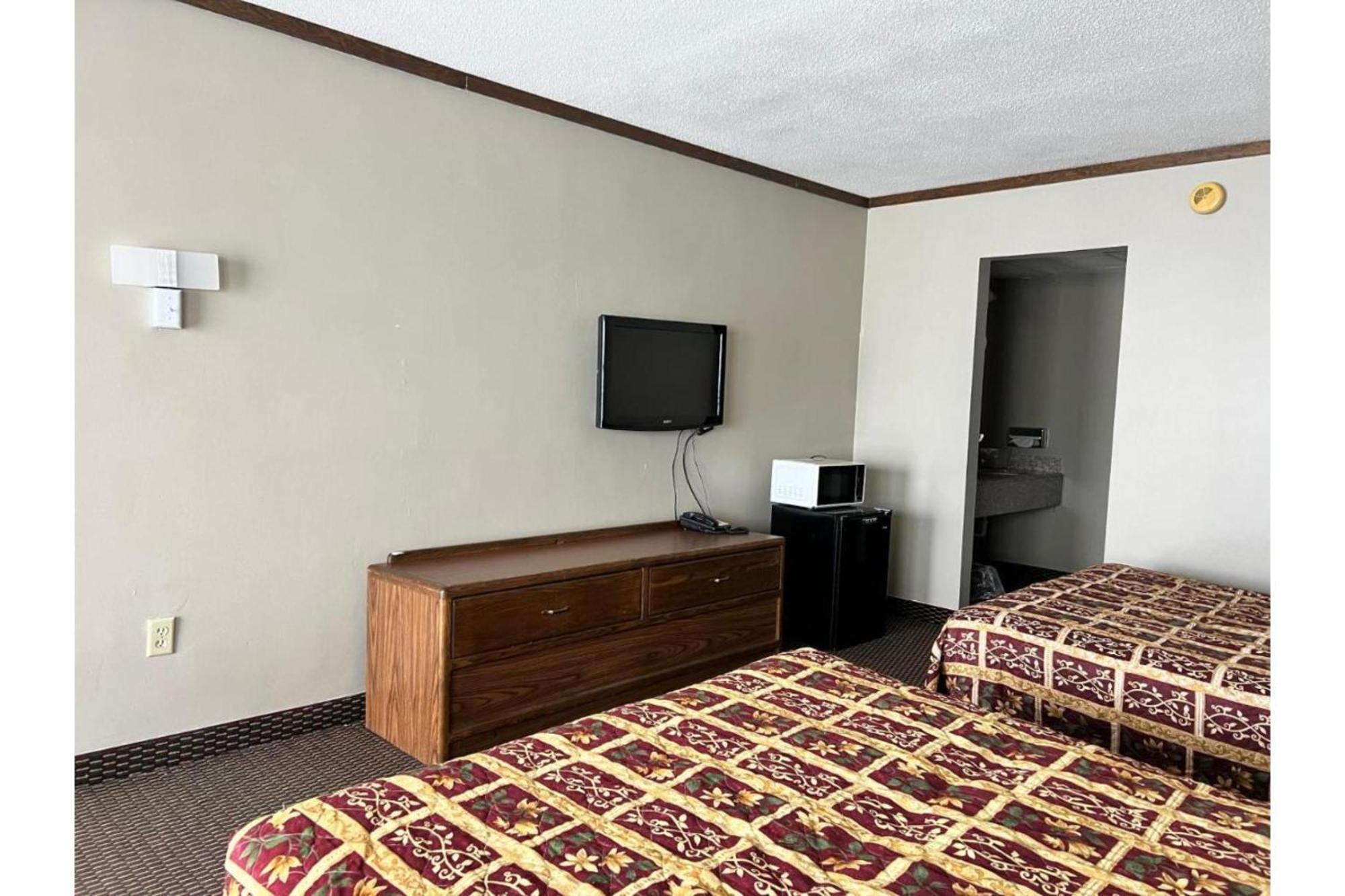 Devils Lake Inn By Oyo Near Devils Lake Regional Airport Esterno foto