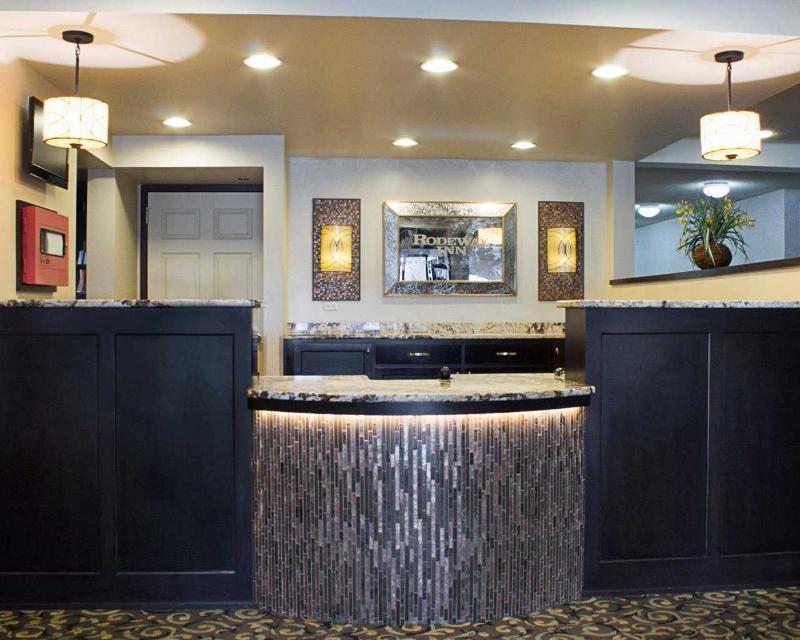 Devils Lake Inn By Oyo Near Devils Lake Regional Airport Esterno foto