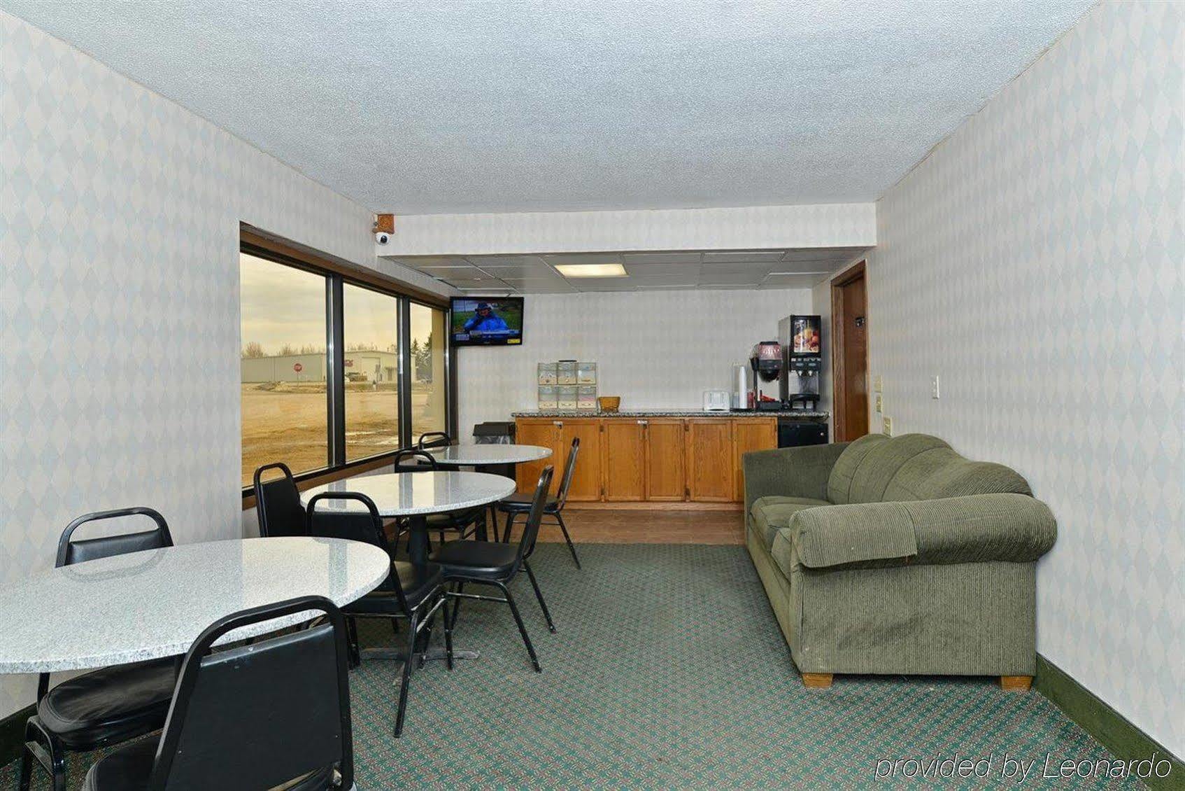 Devils Lake Inn By Oyo Near Devils Lake Regional Airport Esterno foto
